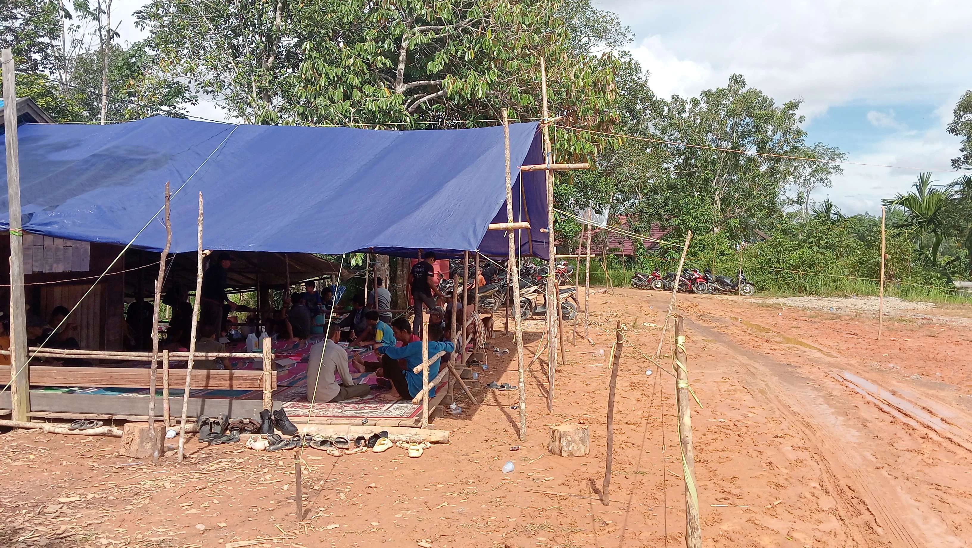 Warga Desa Pendreh Gelar Upacara Adat Kematian Hindu Kaharingan Wara / Basiwah