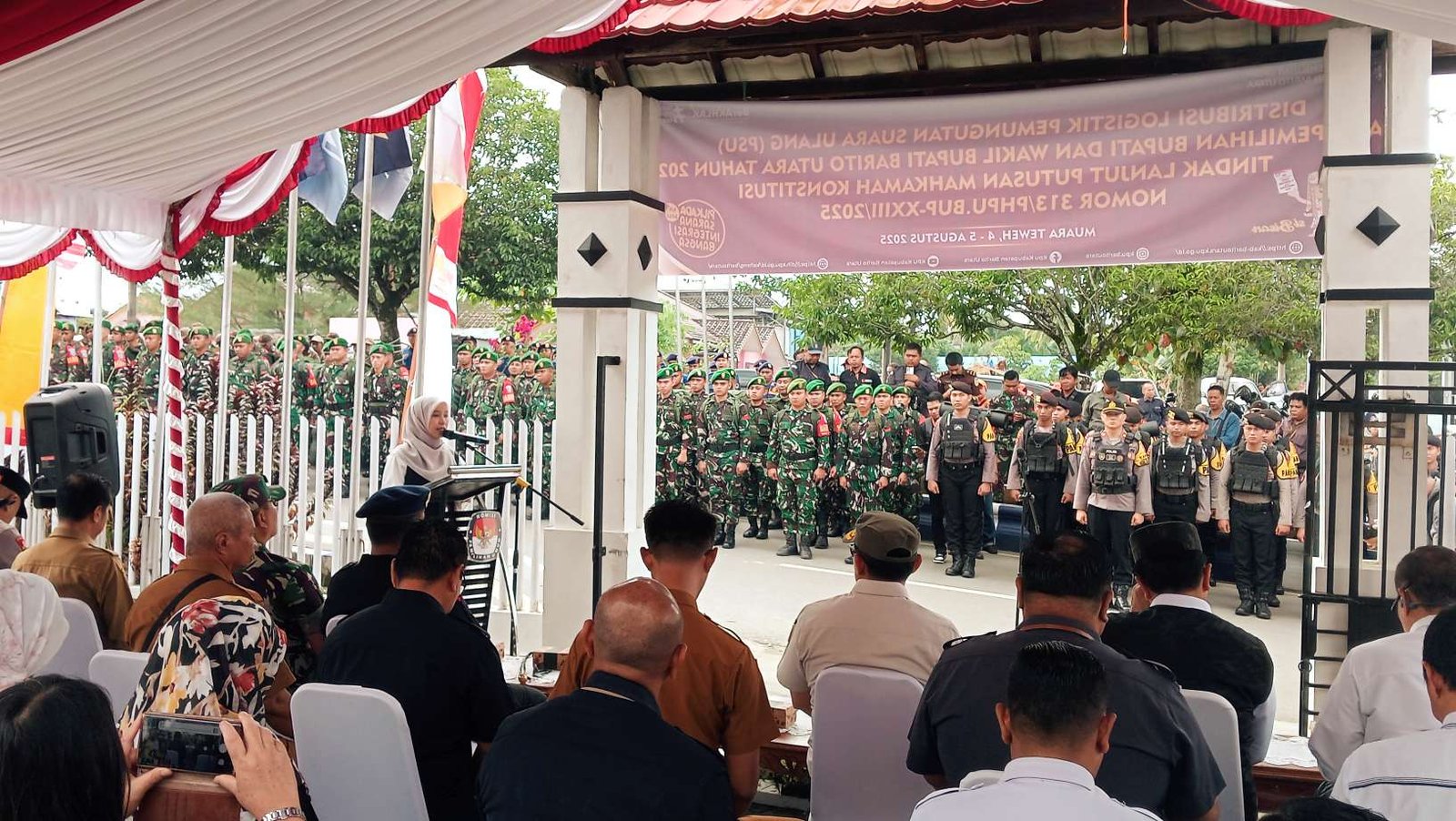 Berita Logistik PSU Bergeser Dari Gudang KPU Barito Utara Ke Kecamatan - Kalimantan Tengah